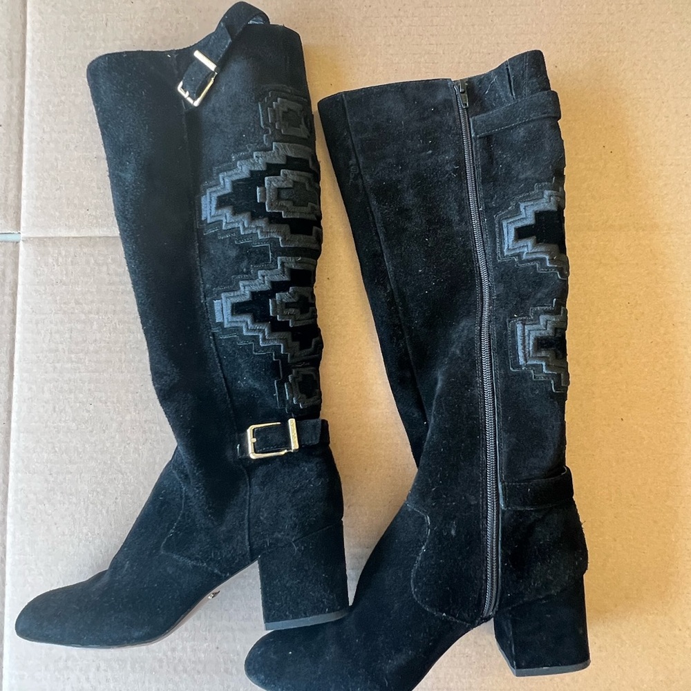 Gianni Bini Size 8.5M black suede knee boots